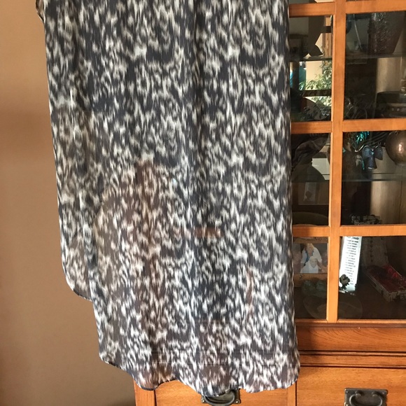 Express hi lo skirt - Picture 7 of 8